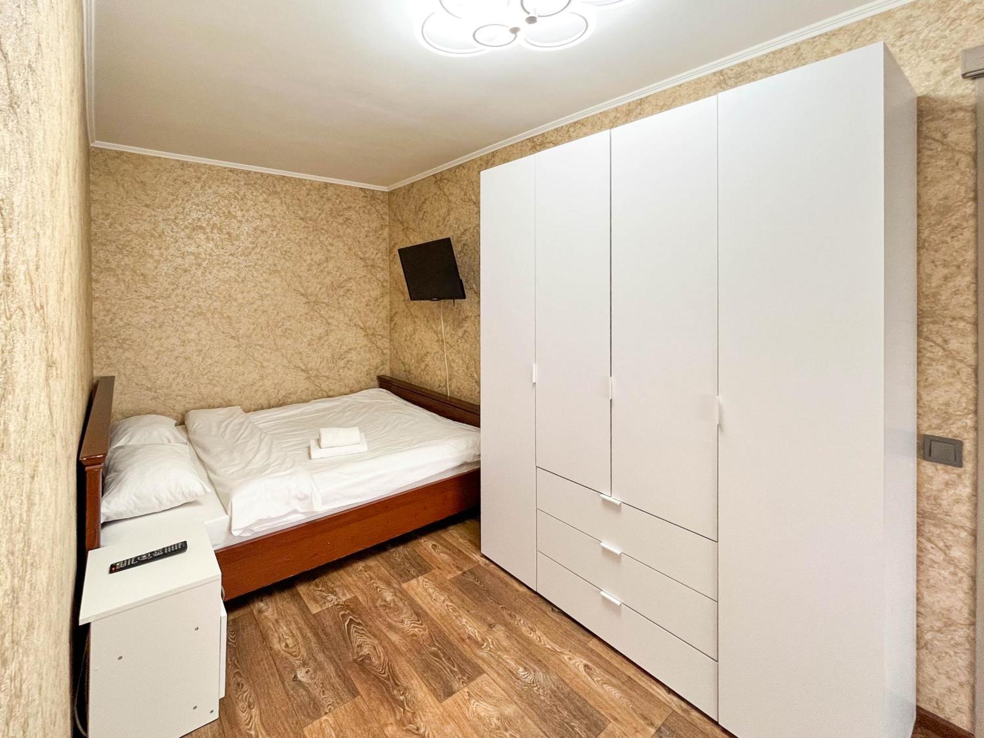 "Domino" 4 Apartments Харков Стая снимка